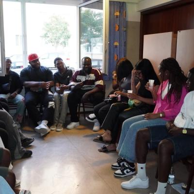 Photo 5958381668903536106 Y