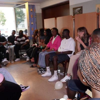 Photo 5958381668903536117 Y