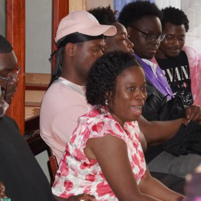 Photo 5958381668903536120 Y