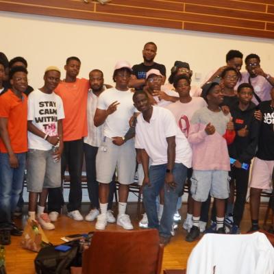 Photo 5958381668903536122 Y